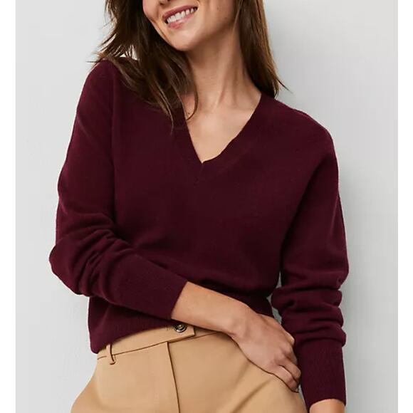 Ann Taylor Sweaters - NWOT Ann Taylor 100% Cashmere V-Neck Sweater Burgundy Red Large